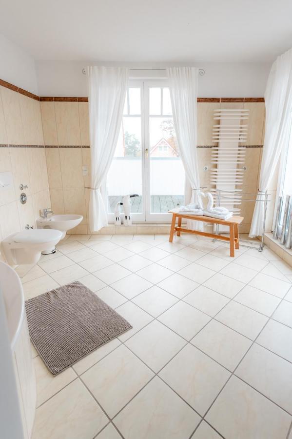 Villa Duene Mit Grosser Sonnenterrasse, Kamin, Wlan Und Tiefgarage Fuer 2-4 Personen Ostseebad Kühlungsborn 외부 사진