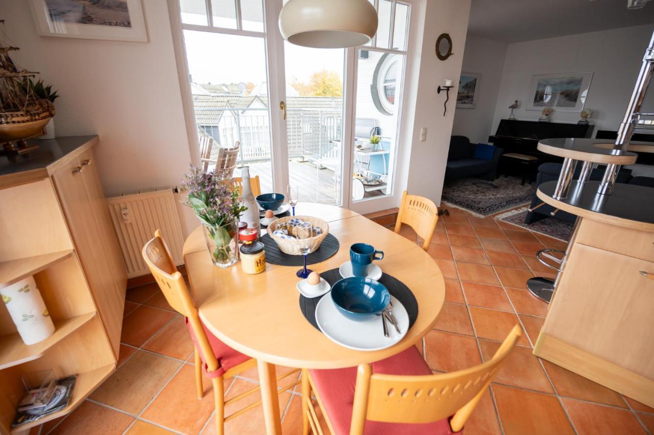 Villa Duene Mit Grosser Sonnenterrasse, Kamin, Wlan Und Tiefgarage Fuer 2-4 Personen Ostseebad Kühlungsborn 외부 사진