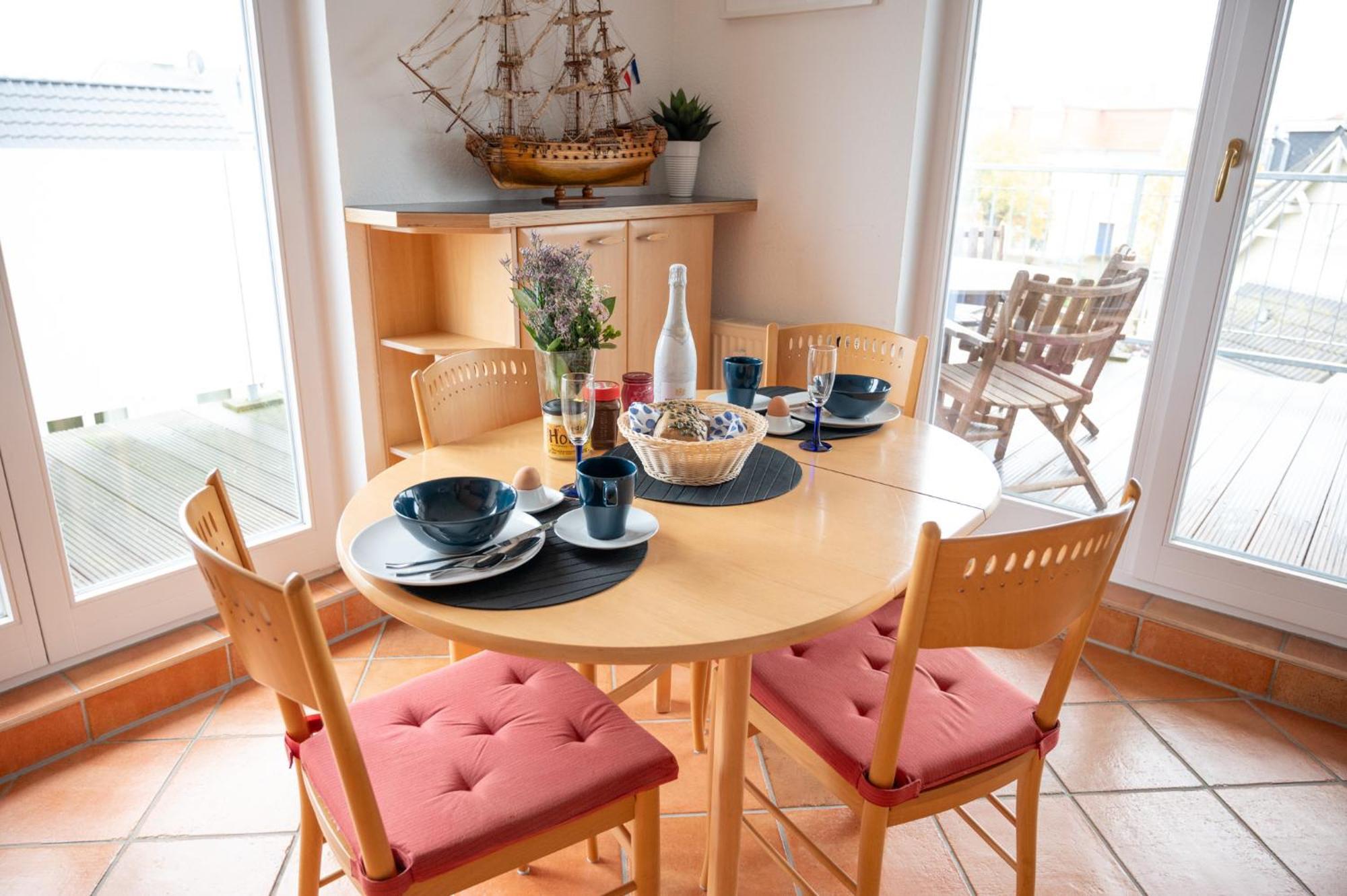 Villa Duene Mit Grosser Sonnenterrasse, Kamin, Wlan Und Tiefgarage Fuer 2-4 Personen Ostseebad Kühlungsborn 외부 사진